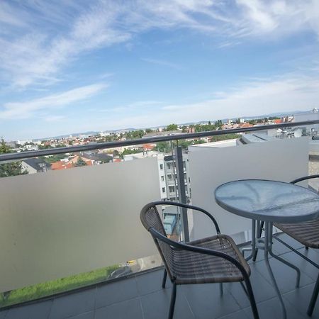 Apartman Centroom Piest'any Eksteriør bilde