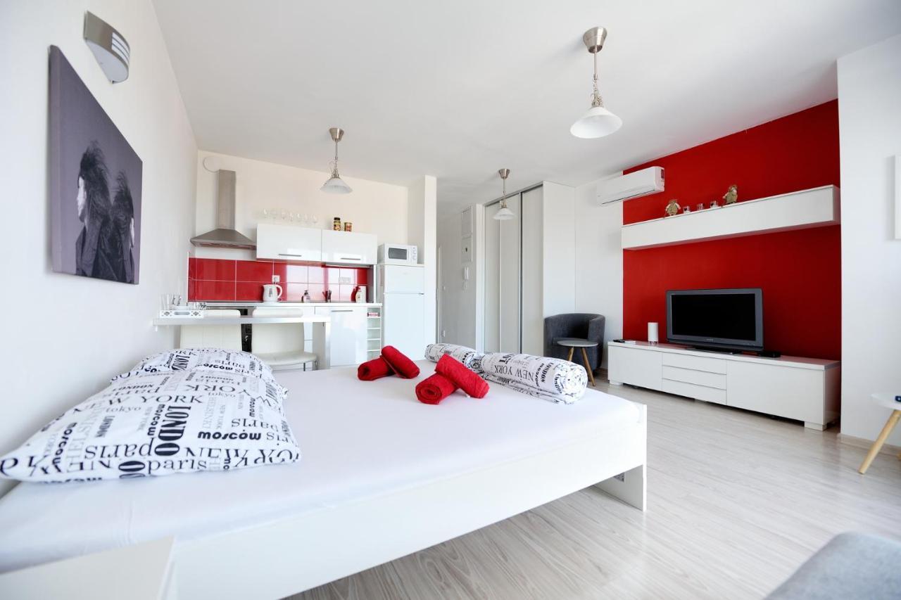 Apartman Centroom Piest'any Eksteriør bilde