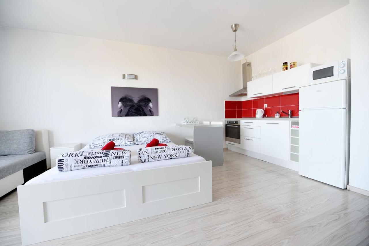Apartman Centroom Piest'any Eksteriør bilde