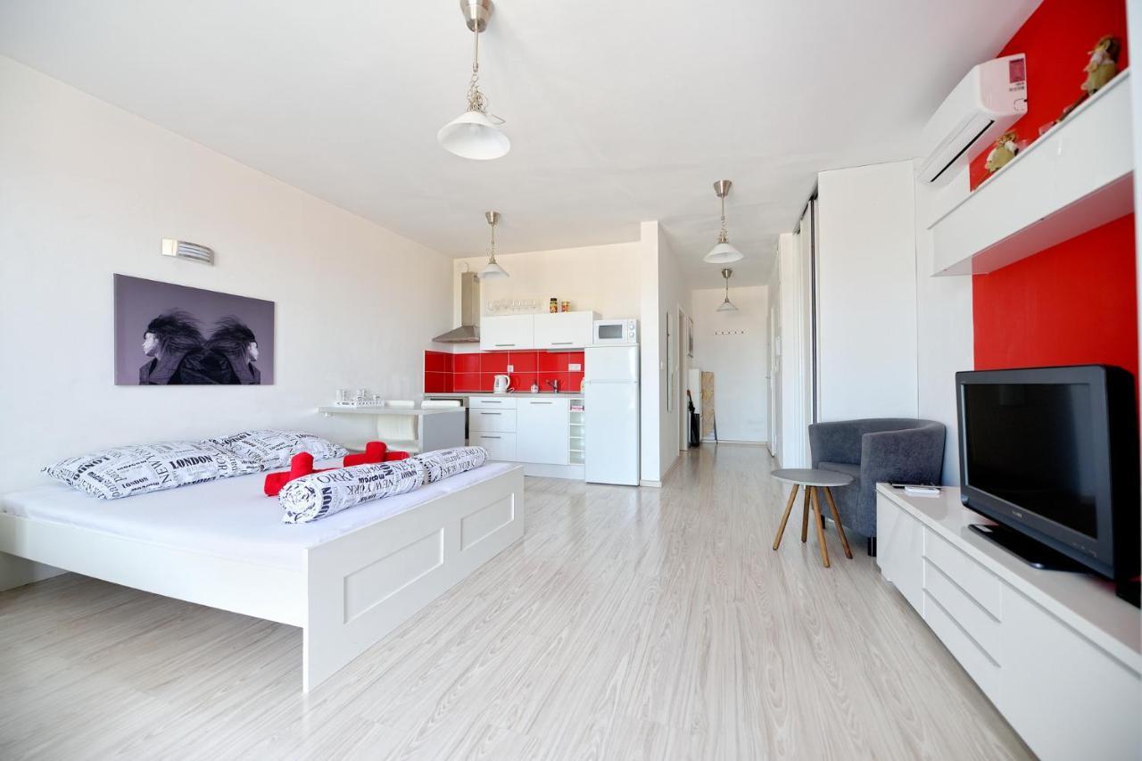 Apartman Centroom Piest'any Eksteriør bilde