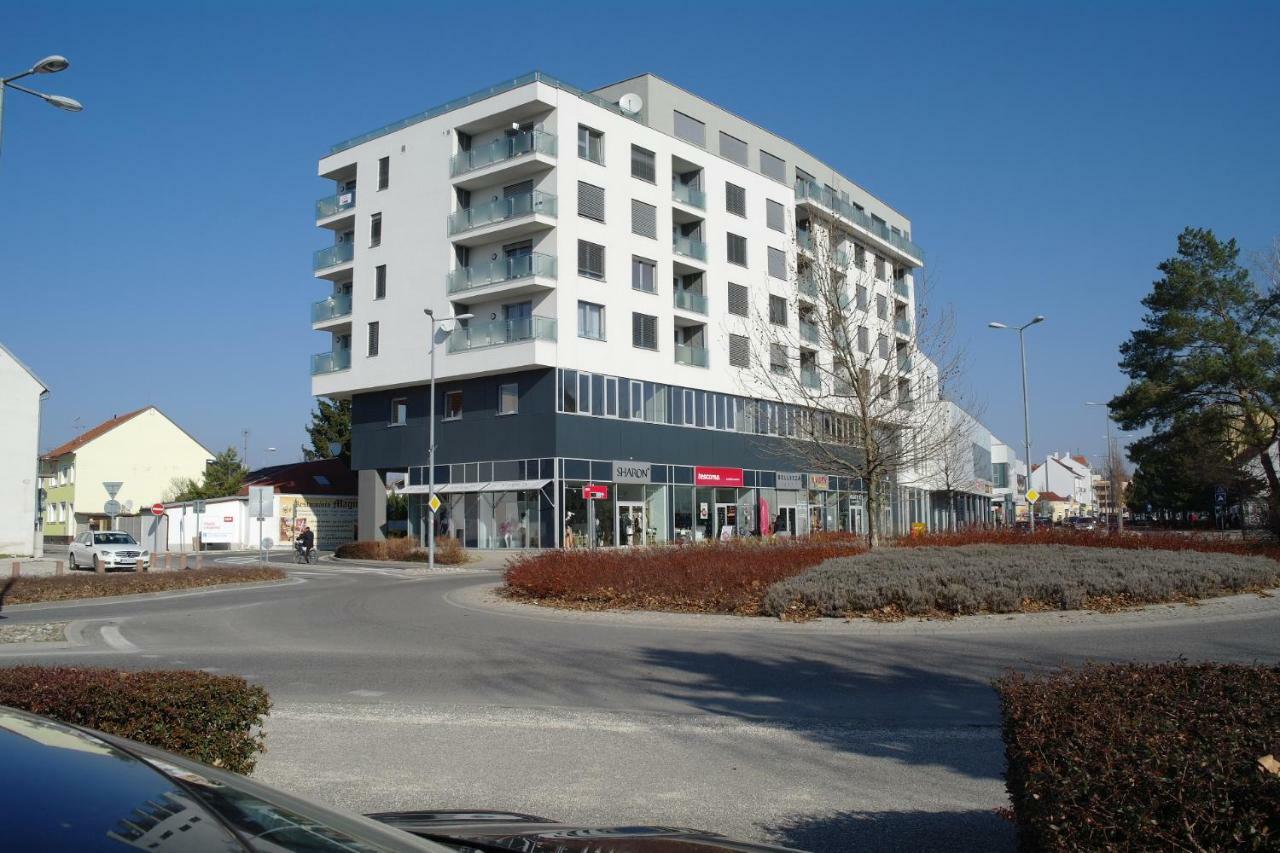 Apartman Centroom Piest'any Eksteriør bilde